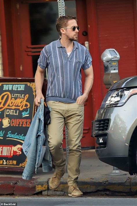 Ryan Gosling Shows Off His Six